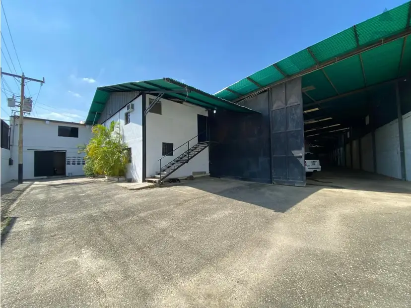 Se vende Galpón industrial 1694m² Tejerias