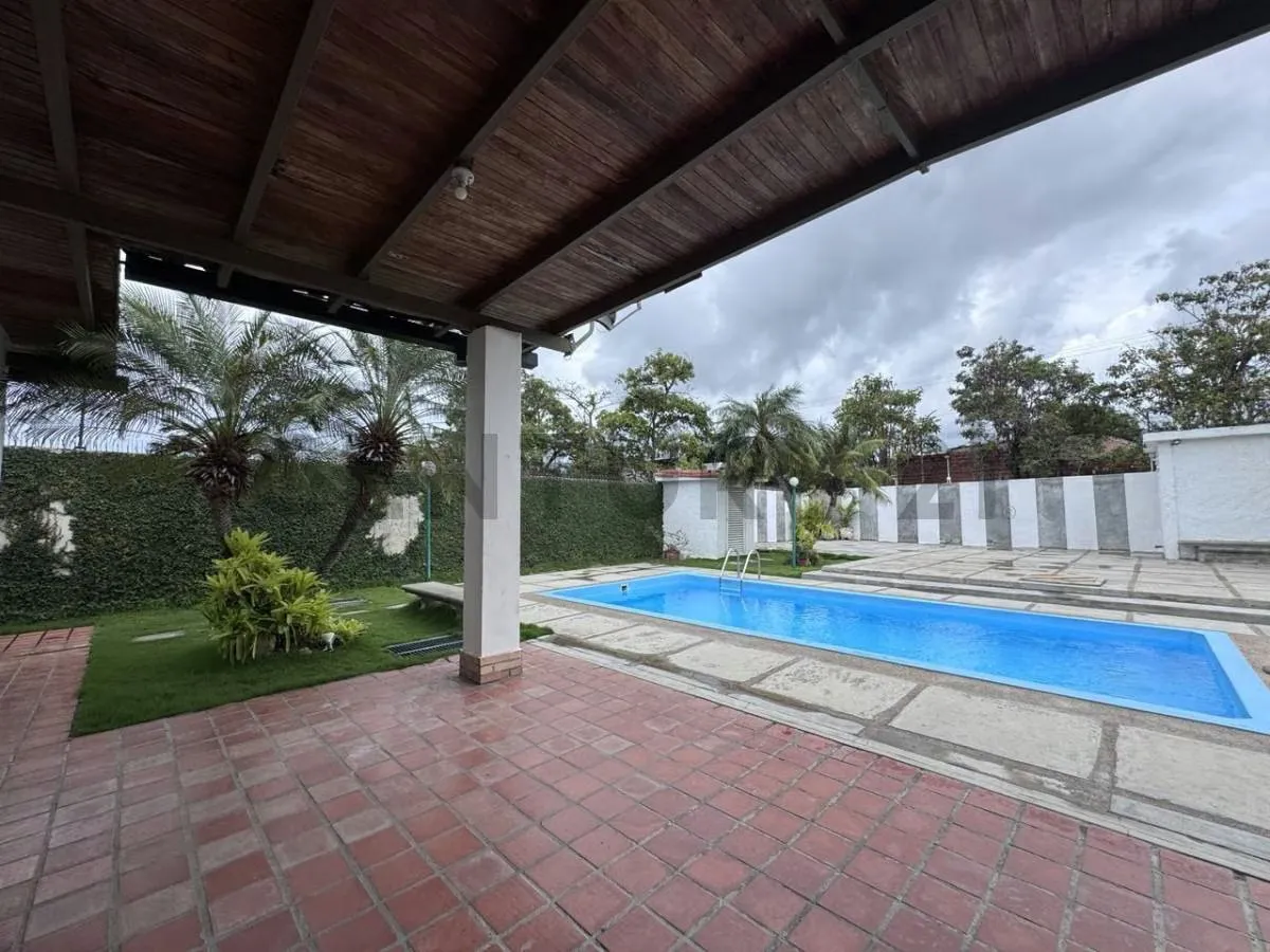 En venta còmodo Town House en La Urbanizacion Abadia en Guatire - 15