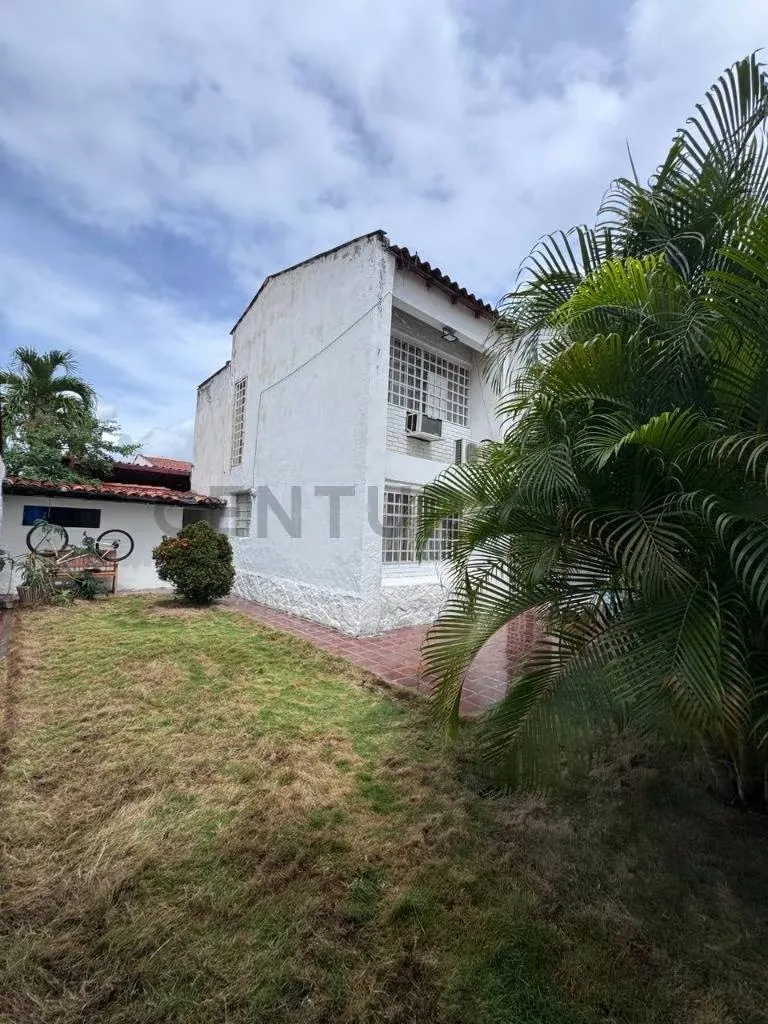 En venta còmodo Town House en La Urbanizacion Abadia en Guatire - 16