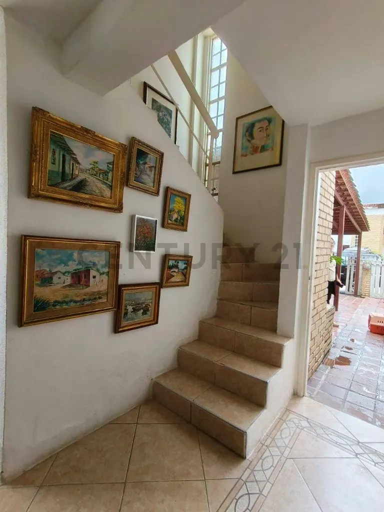 En venta còmodo Town House en La Urbanizacion Abadia en Guatire - 2