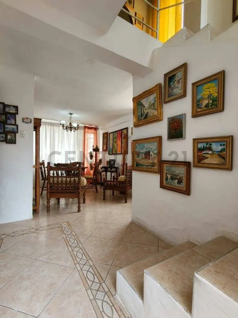 En venta còmodo Town House en La Urbanizacion Abadia en Guatire - 3