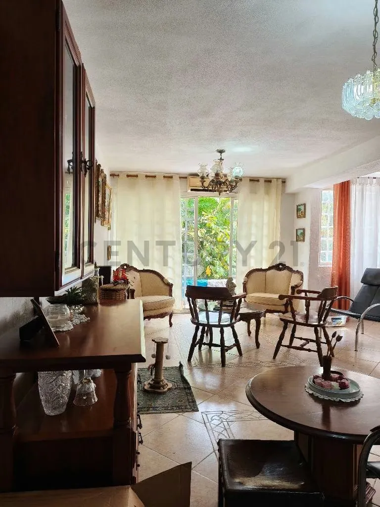 En venta còmodo Town House en La Urbanizacion Abadia en Guatire - 7