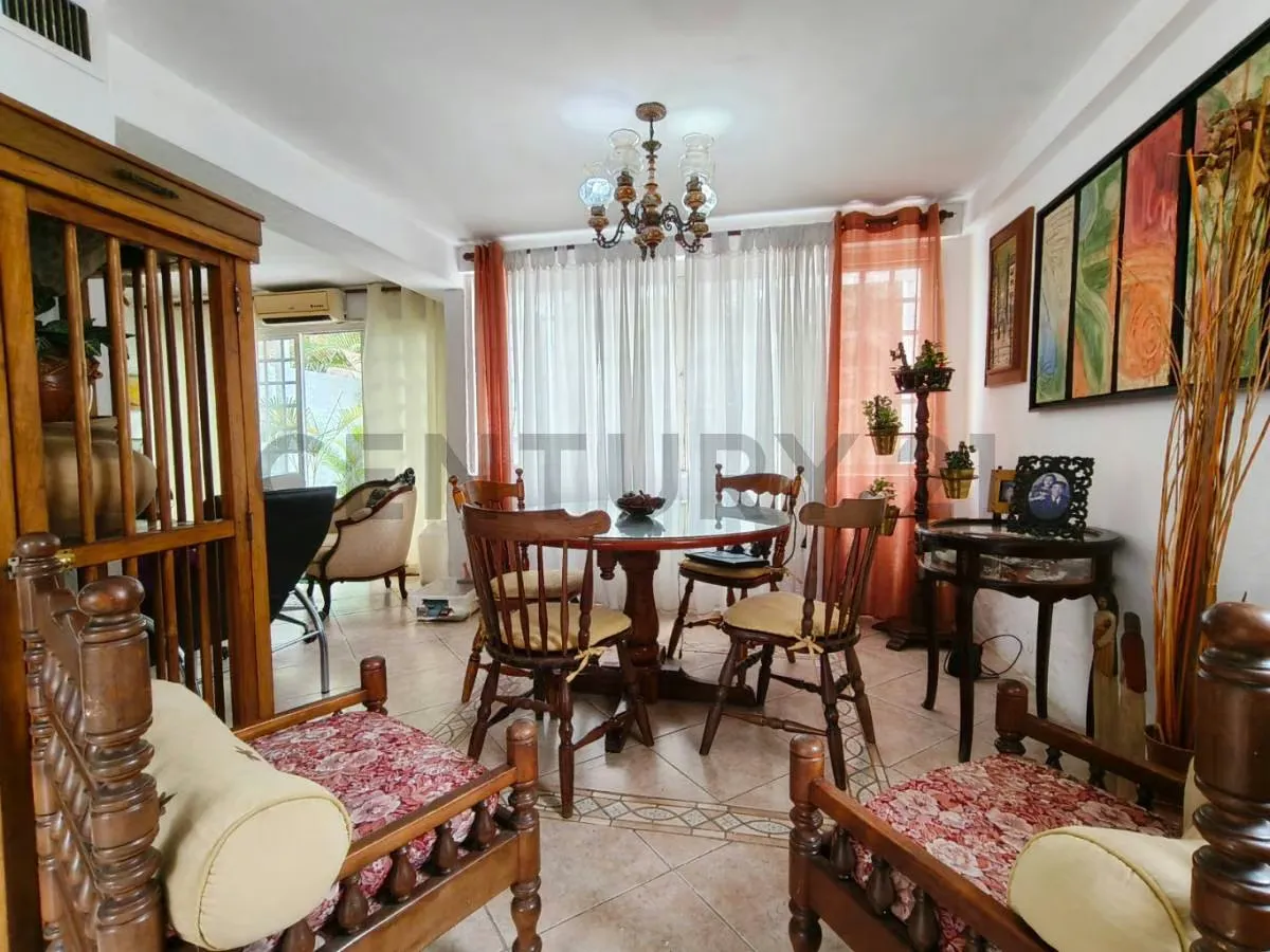 En venta còmodo Town House en La Urbanizacion Abadia en Guatire - 9