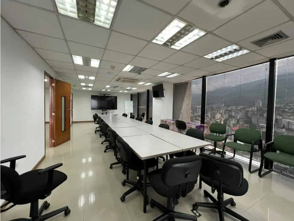 Se alquila oficina 793m² 3b/10p Plaza Venezuela