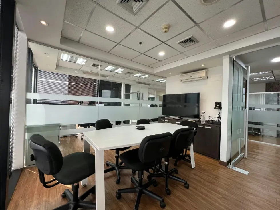 Se alquila oficina 793m² 3b/10p Plaza Venezuela - 24