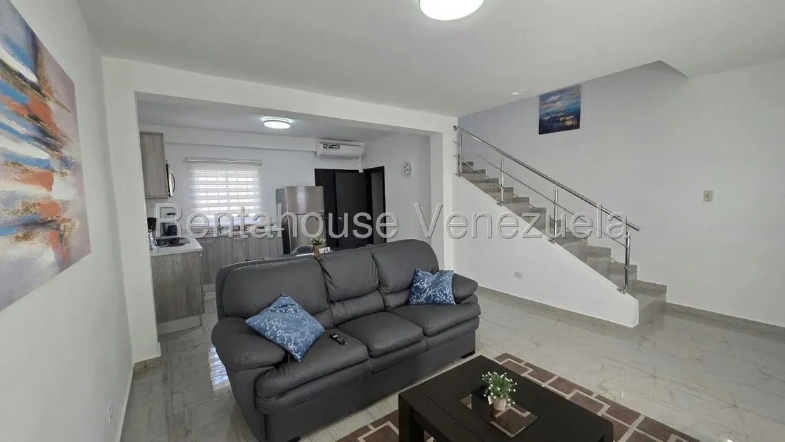 Townhouse (Duplex) en Alquiler en Calle Piar, Zulia - 4