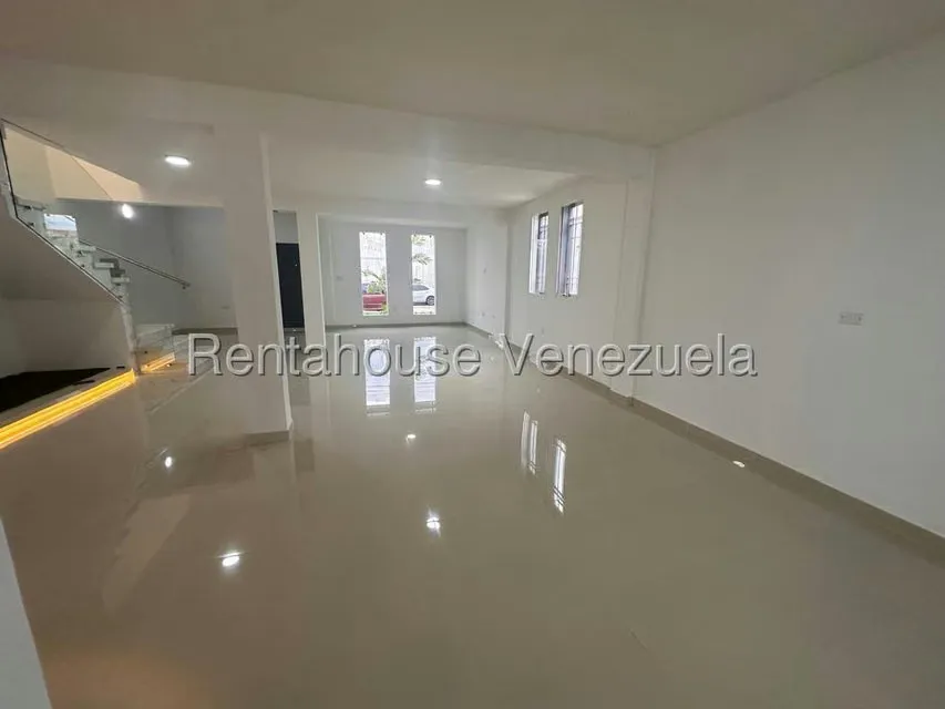 Casa (Duplex) en Venta en La Zaragoza, Portuguesa - 2
