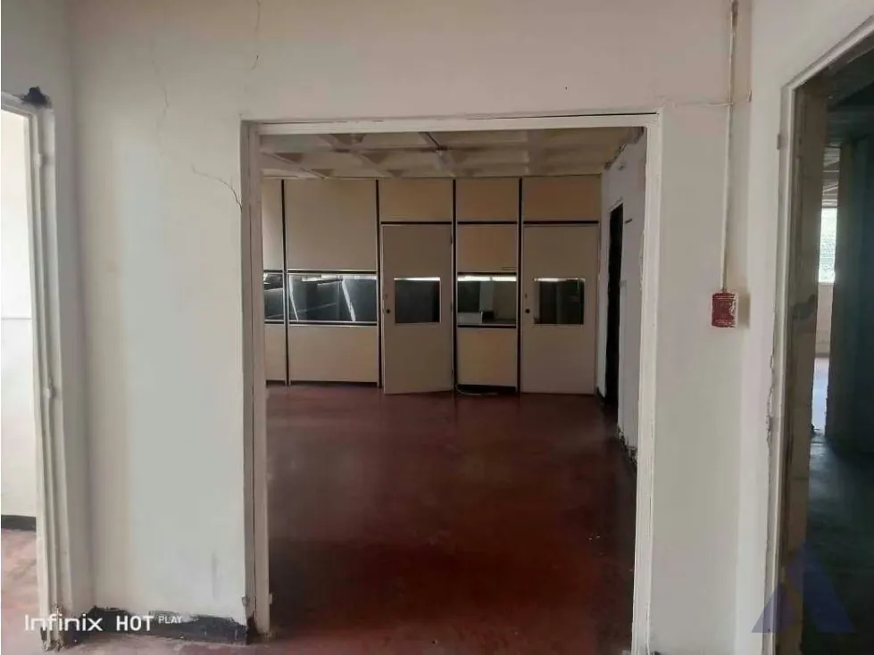 Alquilo local/deposito industrial 320m2 Boleita Norte 9385 - 3