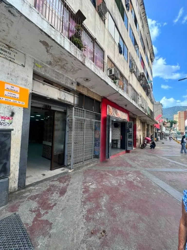 ALQUILER DE LOCAL COMERCIAL DE 50MTS2 EN EL CORAZON DEL CENTRO DE CARACAS - 4