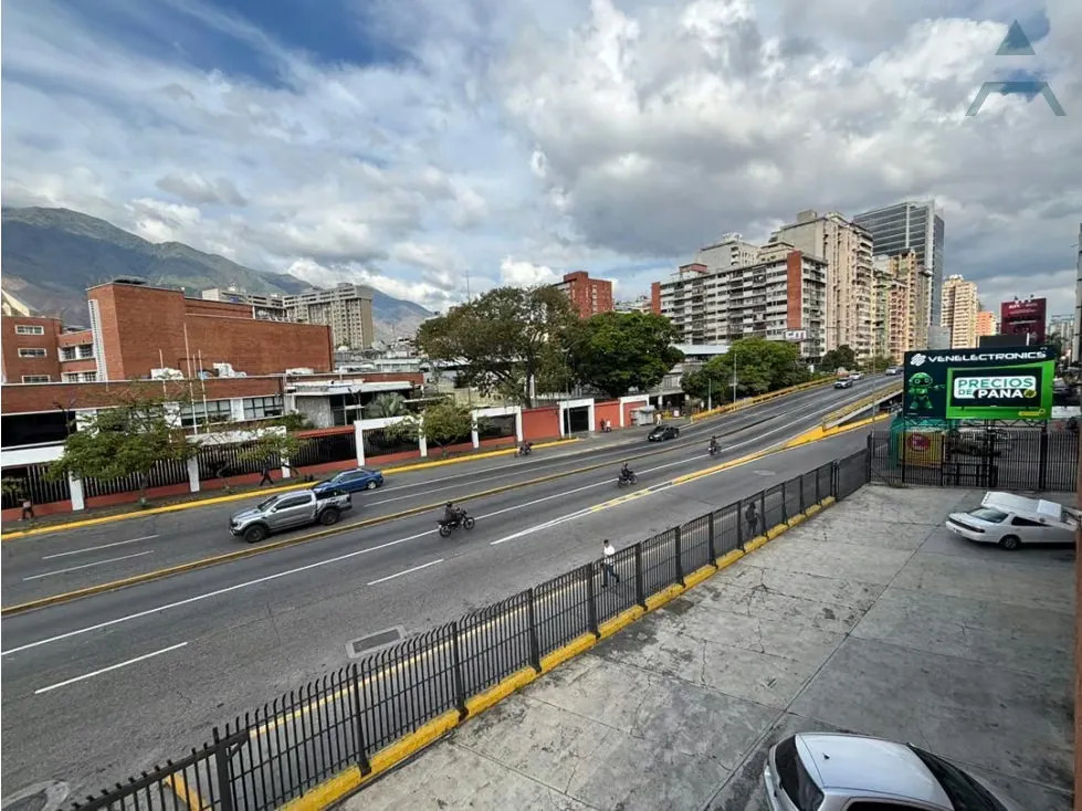 Se vende Local Comercial 1200m² 4b/16e Los Ruices - 14