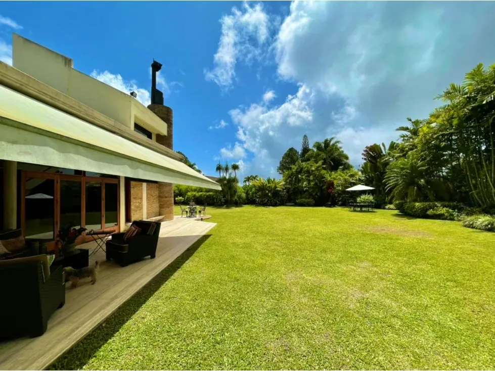 Venta de casa en La Lagunita - 2005m² - 5h+s/6b+s/6pe - 3