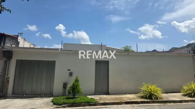 Venta Moderna casa Un nivel trigal sur - 6