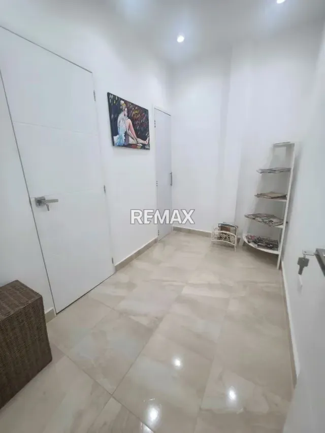 Venta Moderna casa Un nivel trigal sur - 9