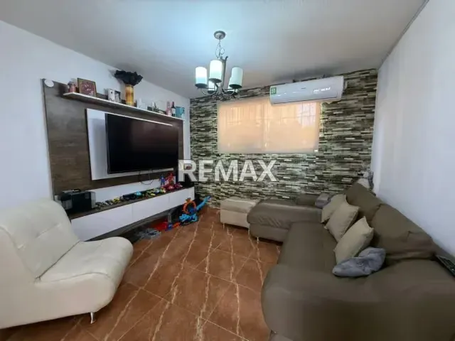 A la venta apartamento Oeste Resd. Jacinto Lara - 4