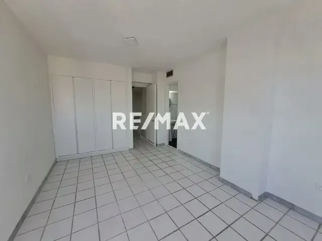 APARTAMENTO VISTA AL MAR CON COCINA EQUIPADA Y AA CENTRAL EN URB. COSTA AZUL, ISLA DE MARGARITA - 17