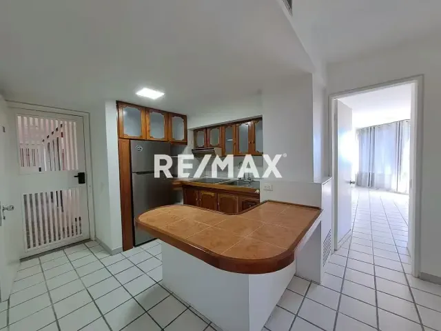 APARTAMENTO VISTA AL MAR CON COCINA EQUIPADA Y AA CENTRAL EN URB. COSTA AZUL, ISLA DE MARGARITA - 9