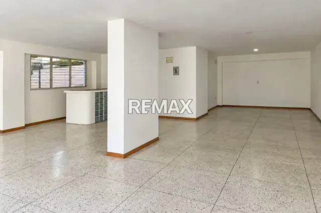 Venta de Apartamento, Urb Santa Fé SuR, 130Mt2,3H,2B,1E,1M 26-65 - 5