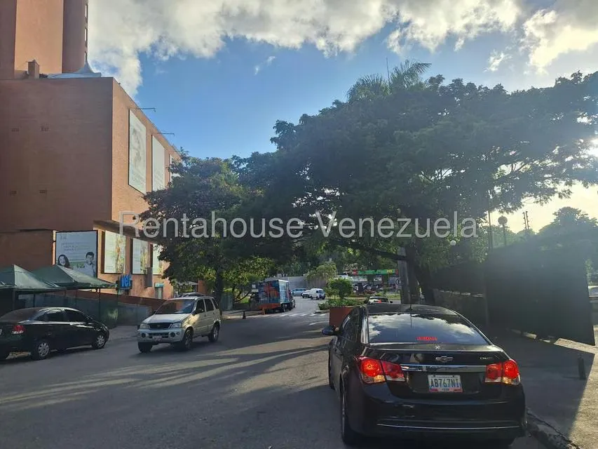 Apartamento (1 Nivel) en Venta en Prados del Este, Distrito Metropolitano - 26