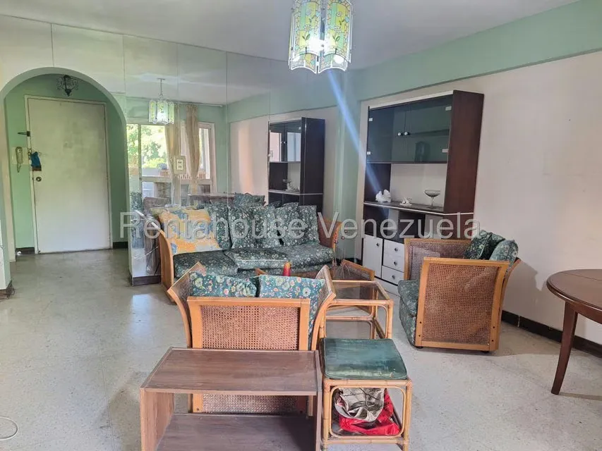 Apartamento (1 Nivel) en Venta en Prados del Este, Distrito Metropolitano - 8