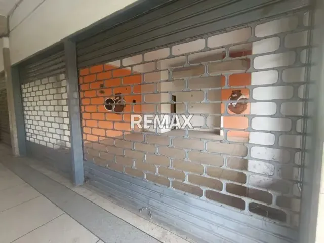 VENTA DE LOCAL COMERCIAL EN CONJ. RES. COM. ARAGUANEY - 3