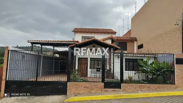 Se vende casa de de dos plantas en Sanare Estado Lara