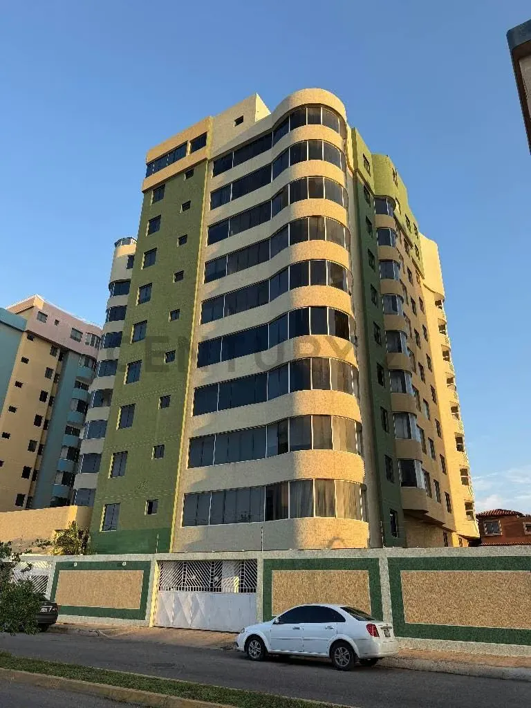 En alquiler Apartamento en la Avenida Bolívar de Lechería
