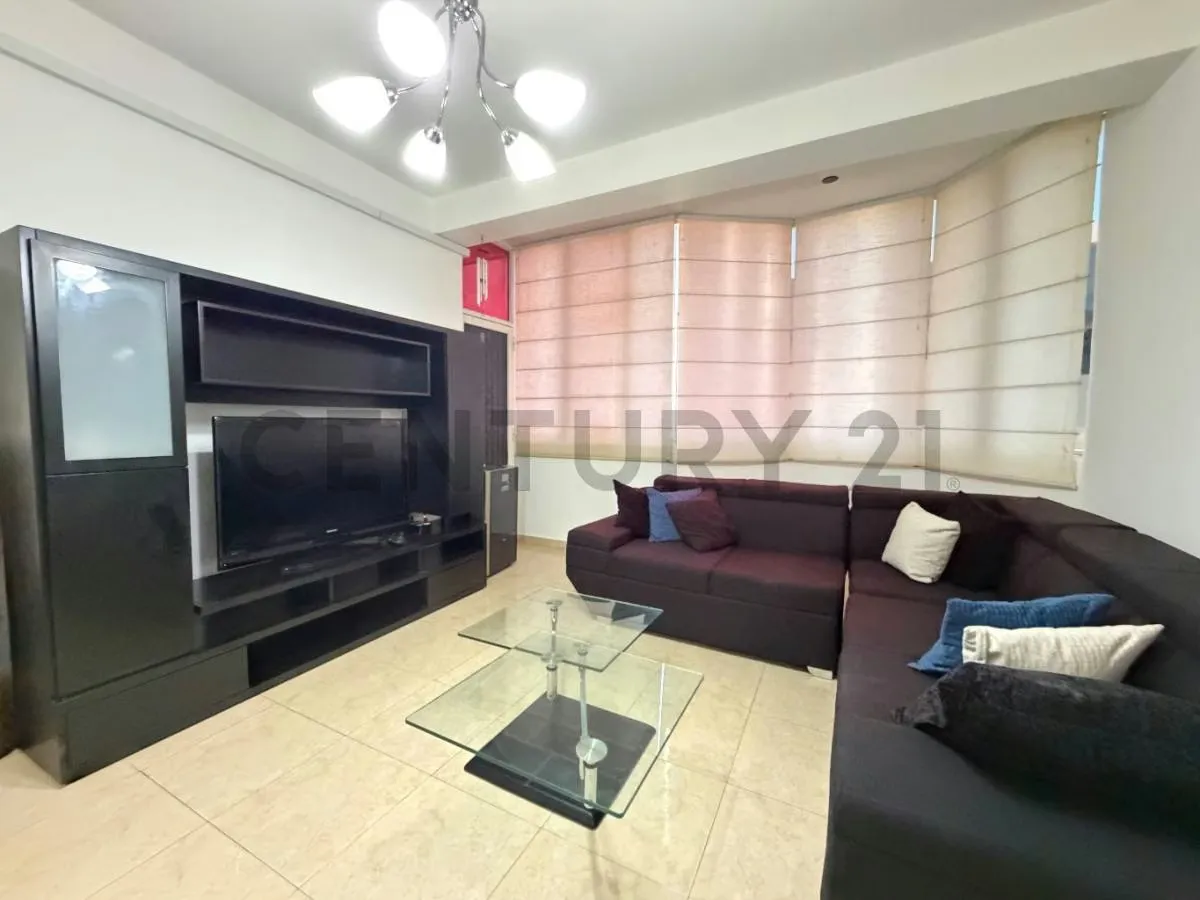 En alquiler Apartamento en la Avenida Bolívar de Lechería - 2