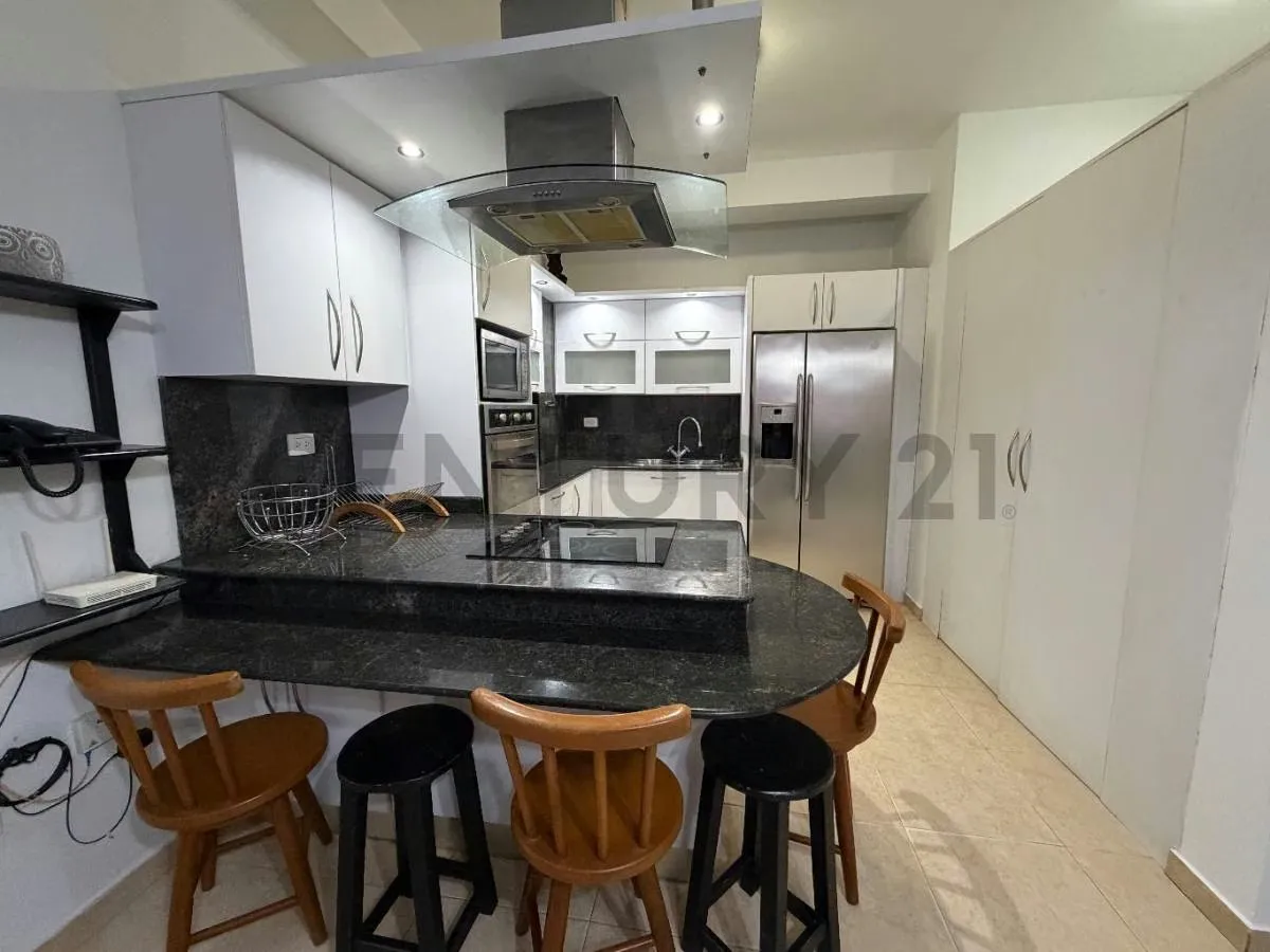En alquiler Apartamento en la Avenida Bolívar de Lechería - 4