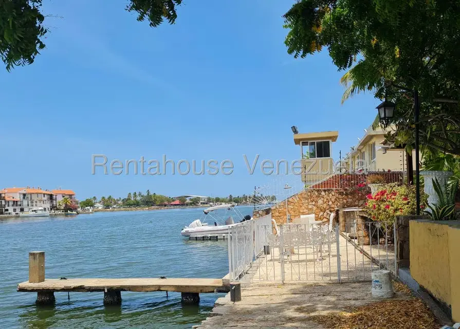Casa (Colonial) en Venta en Complejo Turistico El Morro, Anzoategui - 38