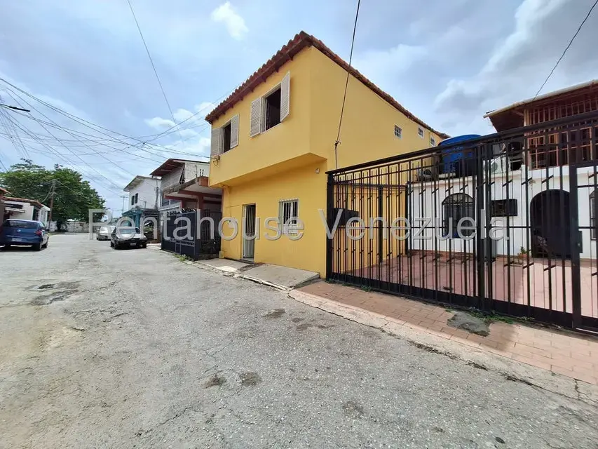 Casa (Duplex) en Venta en Piedra Azul, Lara - 2