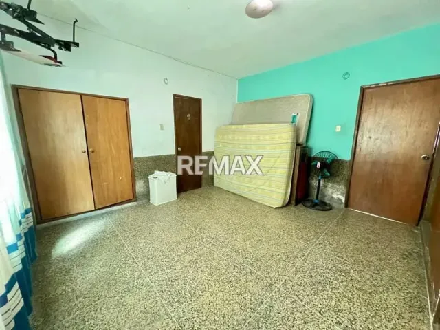 VENTA CASA CON TERRENO EN LA AV- MILAGRO - 4