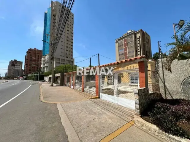 VENTA CASA CON TERRENO EN LA AV- MILAGRO - 6