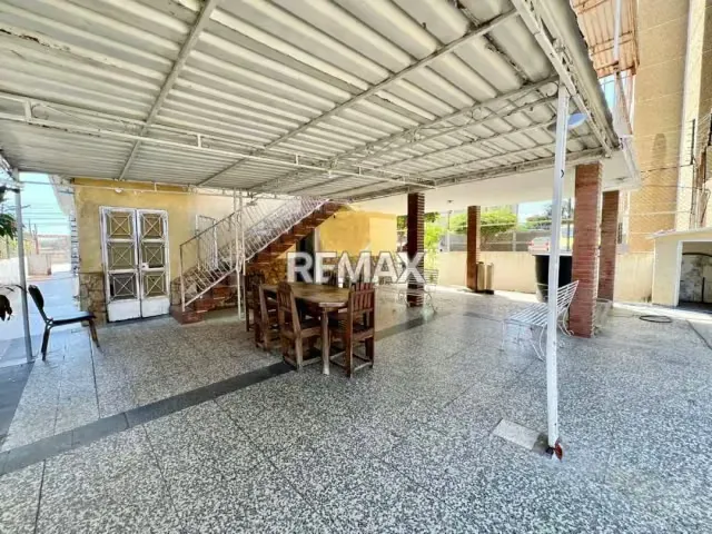 VENTA CASA CON TERRENO EN LA AV- MILAGRO - 10
