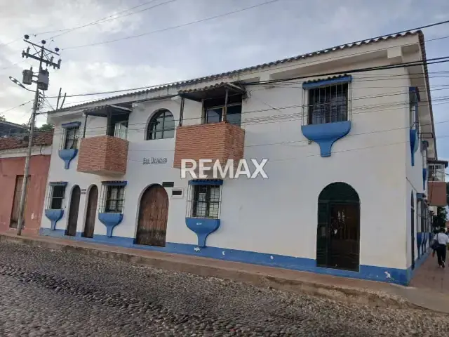 Se Vende Edificio con locales comerciales Coro Edo. Falcón