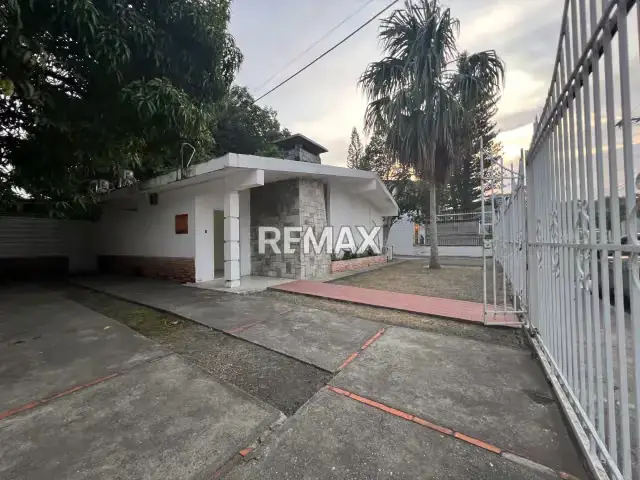 Propiedad en venta con gran potencial comercial ubicada en el sector Banco Obrero - Acarigua