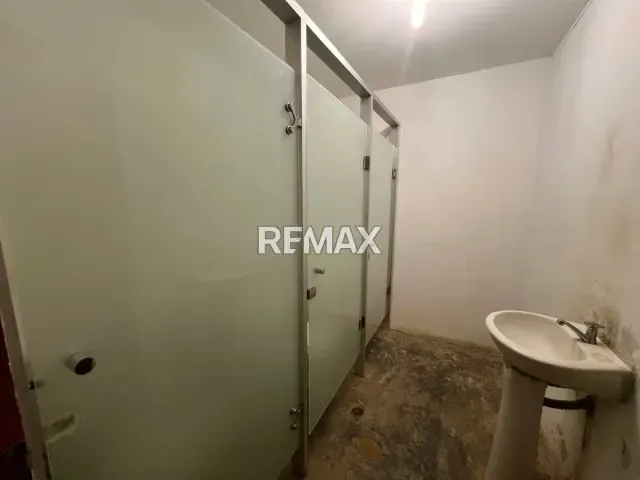 Propiedad en venta con gran potencial comercial ubicada en el sector Banco Obrero - Acarigua - 5