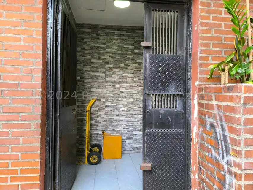 Comercial (Oficina) en Alquiler en Parroquia La Candelaria, Distrito Metropolitano - 3