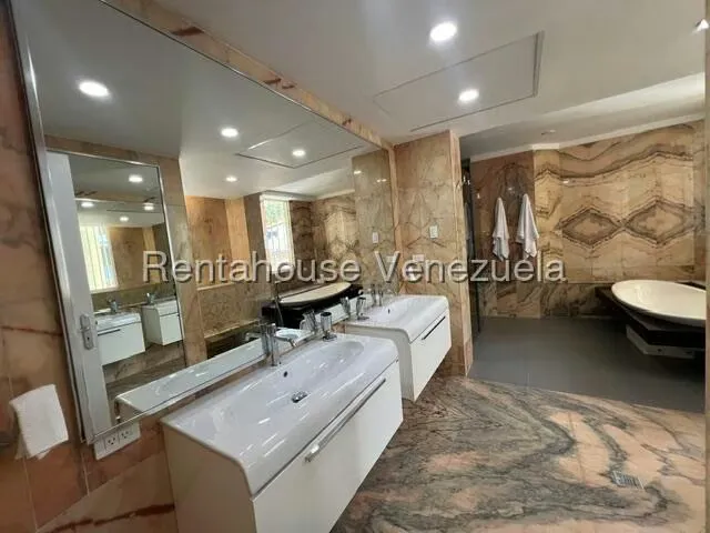 Apartamento (1 Nivel) en Venta en Altamira, Distrito Metropolitano - 17