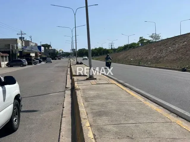 Local en Alquiler , CC. Comercial Don Rafael - 5