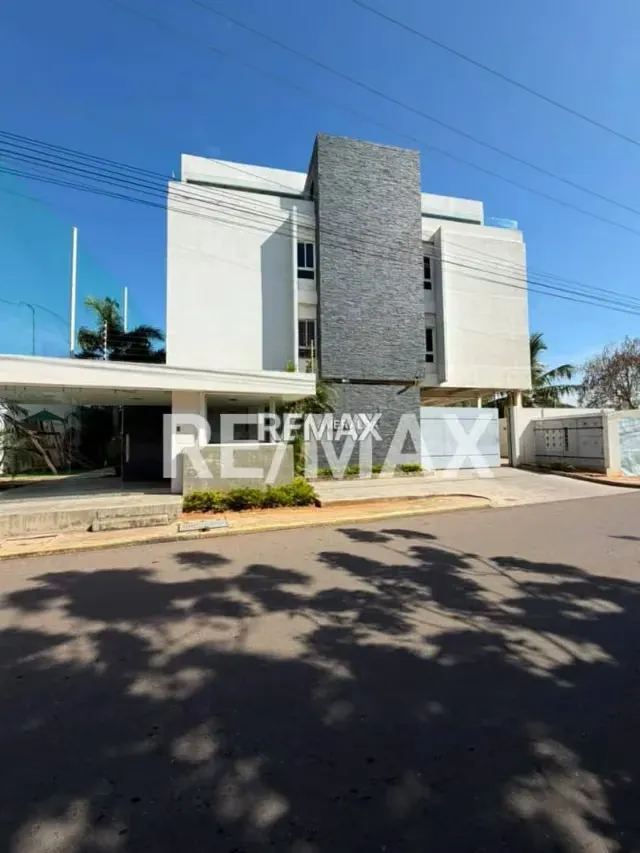 Apartamento en Edif. La Esmeralda - 13