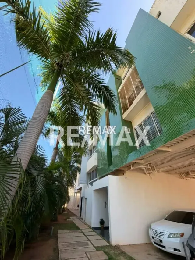 Apartamento en Edif. La Esmeralda - 2