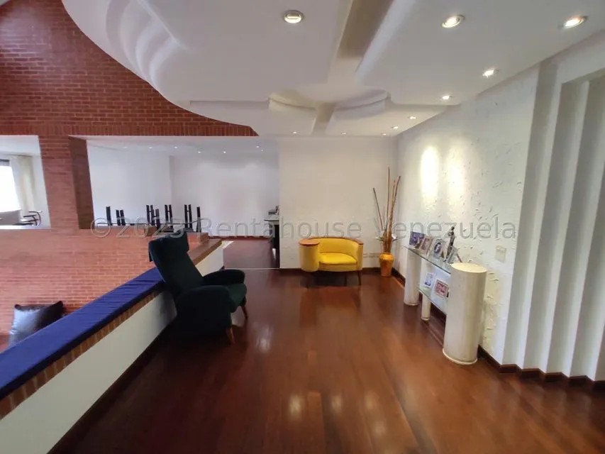 Casa (Multipes Niveles) en Venta en Colinas del Tamanaco, Distrito Metropolitano - 3