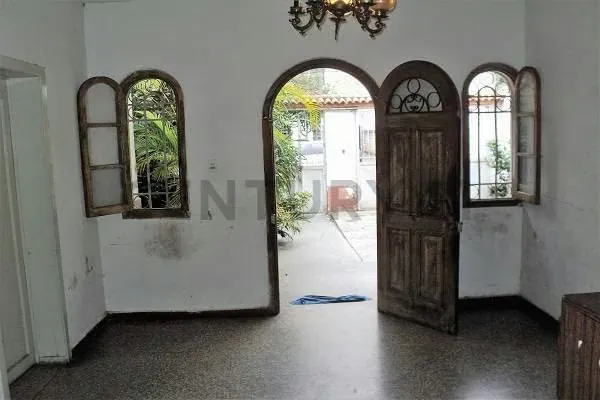 Casa Antigua en Venta. El Paraiso. Am - 2