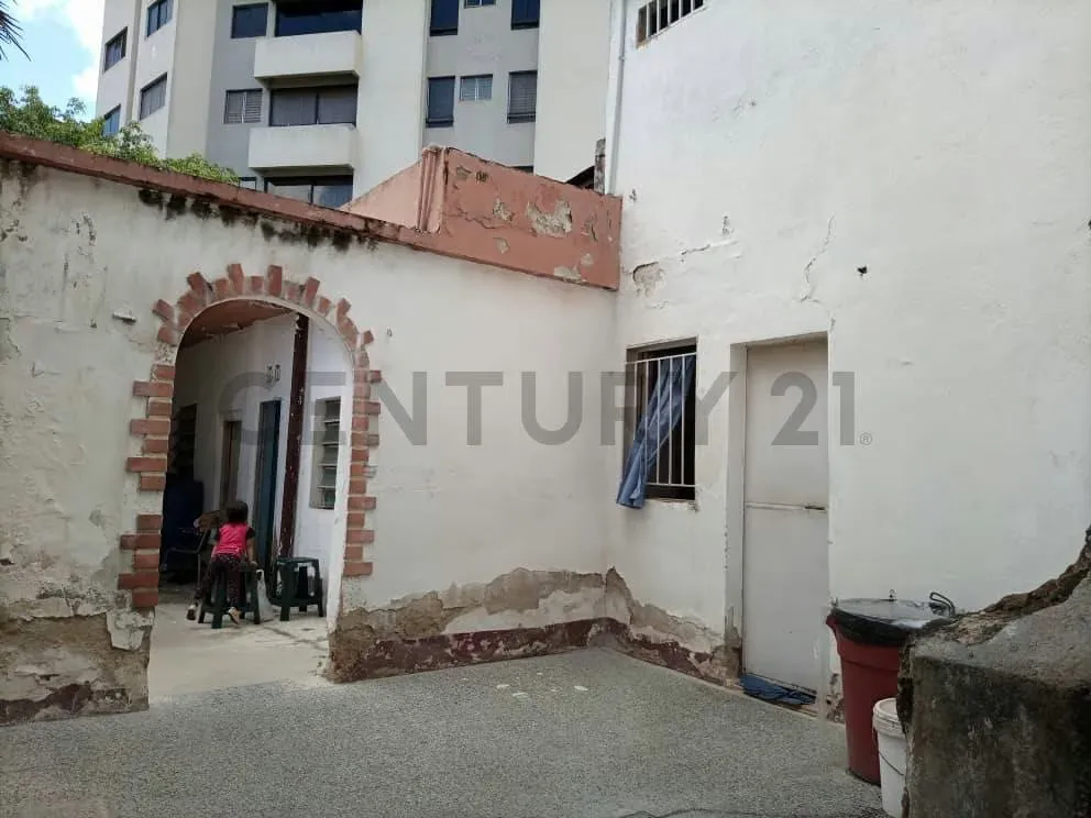 Casa Antigua en Venta. El Paraiso. Am - 4