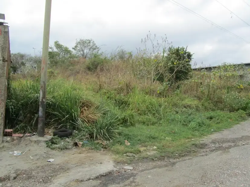 Terreno (Industrial) en Venta en El Marques, Miranda