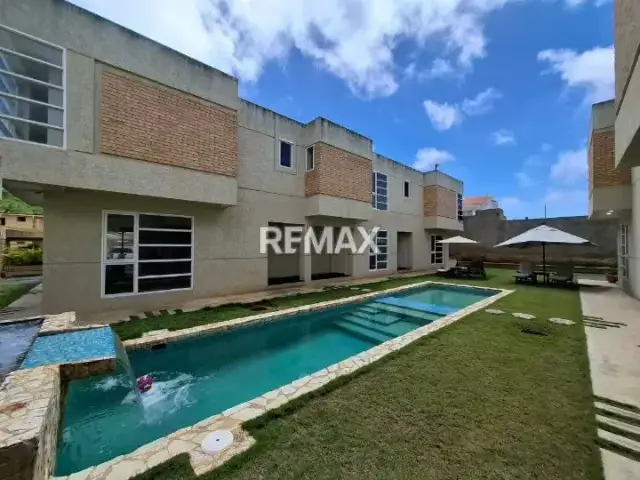 EN ALQUILER MODERNO TOWN HOUSE, EN EXCLUSIVO CONJUNTO EN MUNDO NUEVO, URB. VILLAS LAS PIEDRAS, ISLA DE MARGARITA.