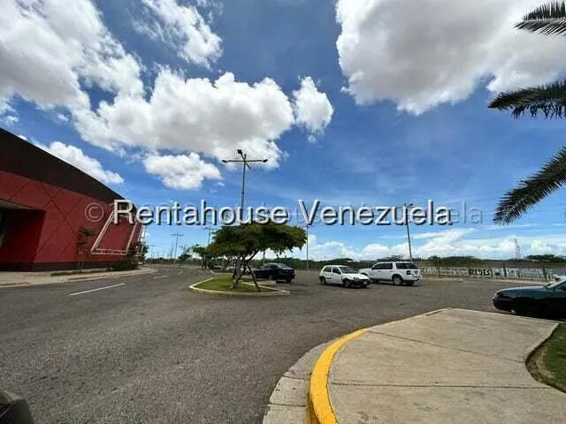 Local Comercial en Alquiler en Punto Fijo, Falcon - 4