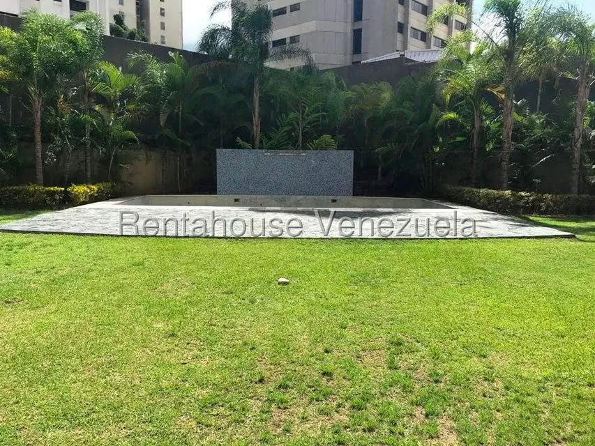 Apartamento (Duplex) en Venta en Los Dos Caminos, Distrito Metropolitano - 31