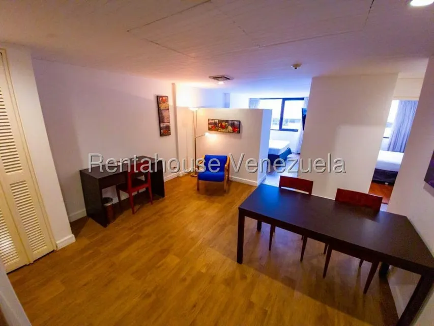 Apartamento (1 Nivel) en Alquiler en Chuao, Distrito Metropolitano - 2