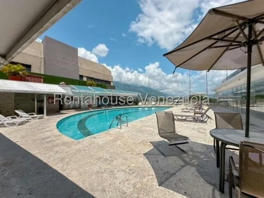 Apartamento (1 Nivel) en Alquiler en Chuao, Distrito Metropolitano - 12